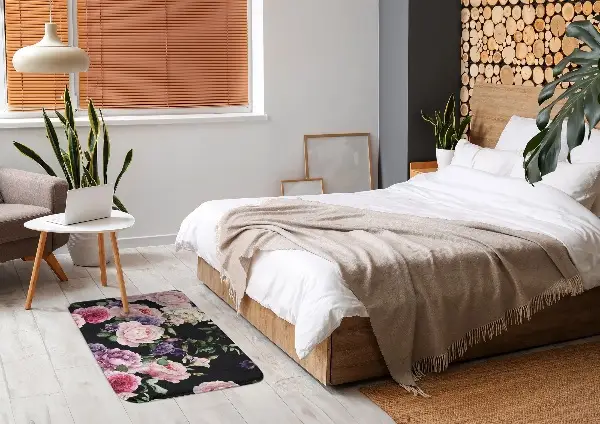 Teppich Blumen auf schwarzem Hintergrund