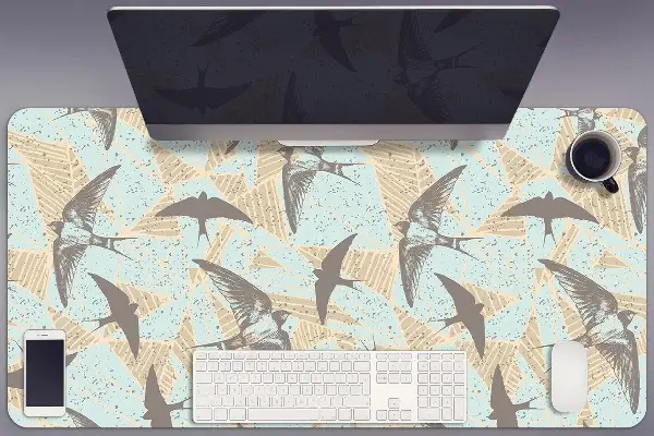 Büro-Schreibtischmatte Fliegende Schwalben.
