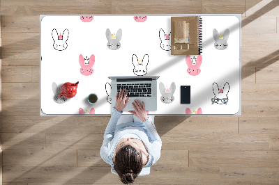 PVC Schreibtischmatte Kaninchen in Kronen.