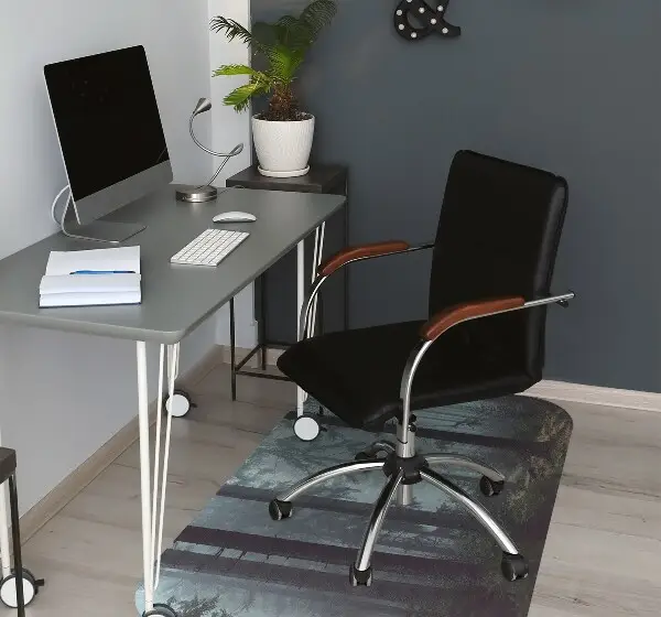 Bürostuhlunterlage Nebeliger Wald