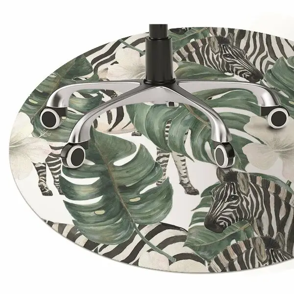 Bodenschutzmatte Zebra in Blättern.